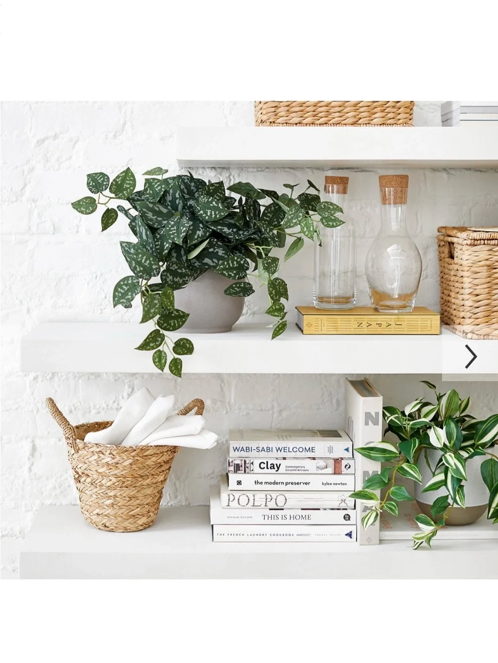 NWT Pottery Barn Brighton Floating Shelf in Classic White 18”